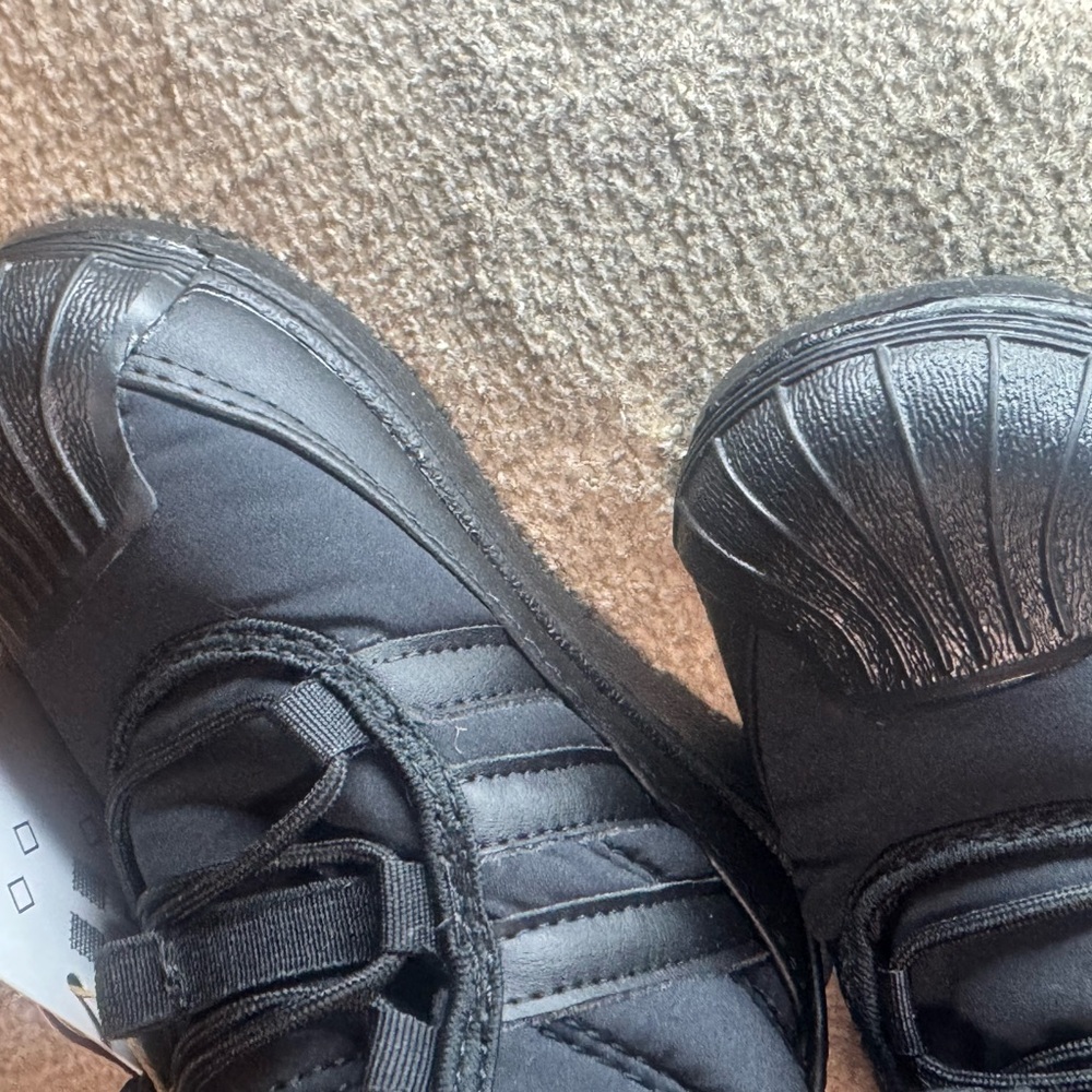 SUPERSTAR 360 boots kids 
Size 7.5